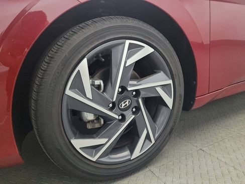 Used 2025 Hyundai Elantra SEL FWD image 31
