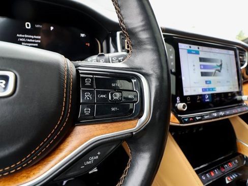 Used 2022 Jeep Grand Wagoneer Series III w/ Rear Seat Video Group 1 image 72