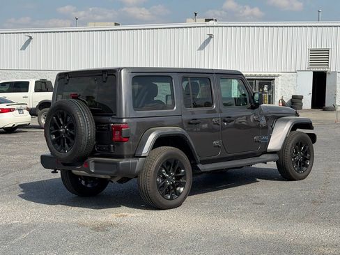 Used 2025 Jeep Wrangler Unlimited Sahara image 5