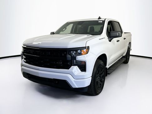 Used 2025 Chevrolet Silverado 1500 Custom RWD image 1