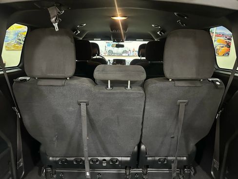 Used 2017 Dodge Grand Caravan SE image 20