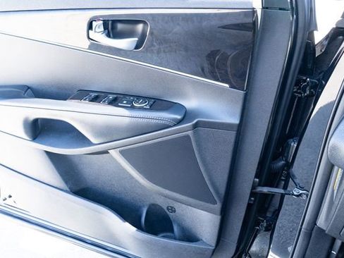 Used 2017 Kia Sorento LX w/ LX Convenience Package image 27