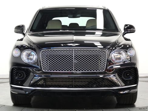 Used 2023 Bentley Bentayga AWD/4WD image 4