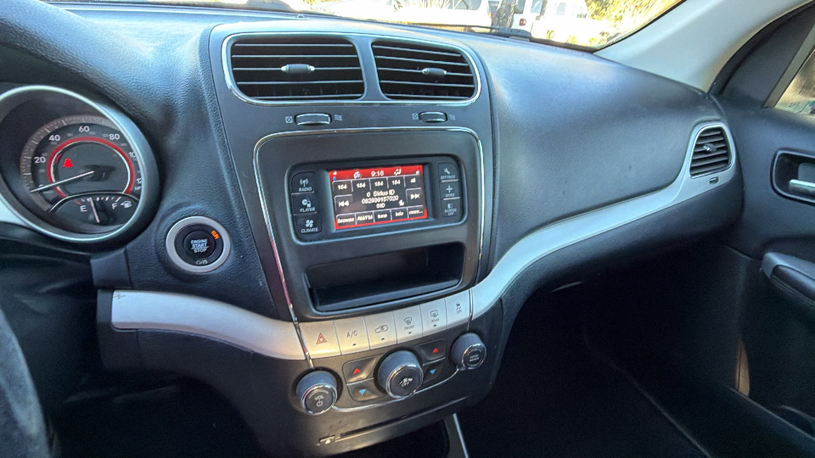 Used 2019 Dodge Journey SE w/ Connectivity Group FWD image 34