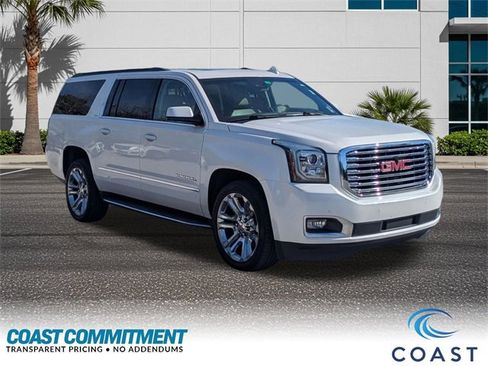 Used 2017 GMC Yukon XL SLT w/ Premium Edition image 3