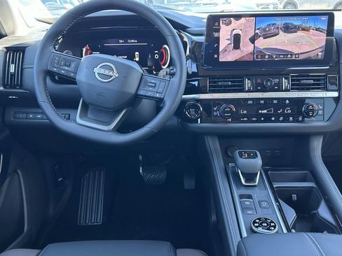 New 2026 Nissan Pathfinder Platinum w/ Lighting Package AWD/4WD image 23