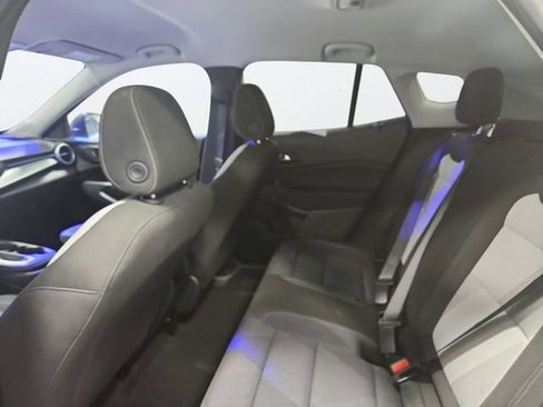 Used 2025 Chevrolet Trax LS FWD image 18