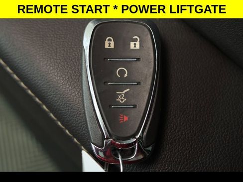 Used 2023 Chevrolet Traverse LT w/ LT Premium Package image 9