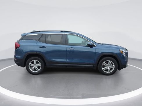 Certified 2024 GMC Terrain SLE w/ Driver Convenience Package FWD image 2