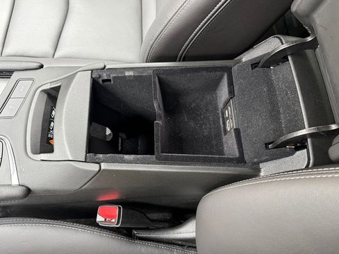 Used 2025 Cadillac XT5 Premium Luxury image 31