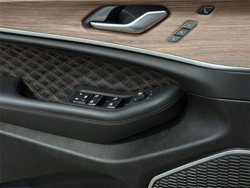 Used 2025 Jeep Grand Cherokee Summit image 35