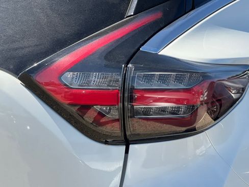 Used 2021 Nissan Murano S FWD image 34