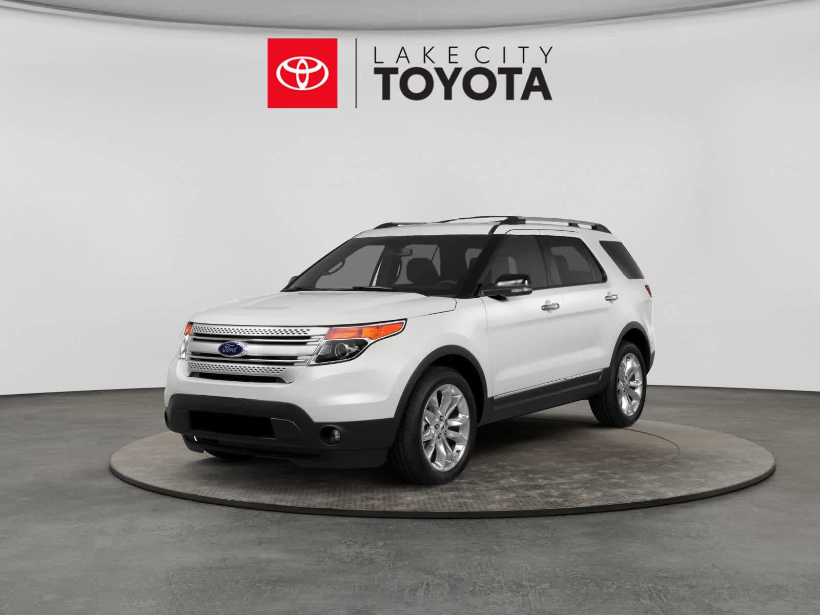 Used 2015 Ford Explorer XLT w/ Equipment Group 202B FWD image 1