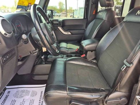 Used 2012 Jeep Wrangler Unlimited Rubicon AWD/4WD image 12