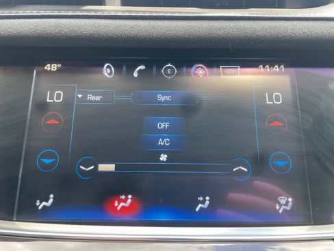 Used 2017 Cadillac XT5 Platinum AWD/4WD image 24