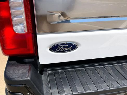 Used 2025 Ford F250 King Ranch w/ FX4 Off-Road Package AWD/4WD image 31