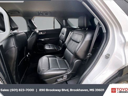 Used 2022 Ford Explorer Limited AWD/4WD image 21