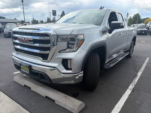 Used 2019 GMC Sierra 1500 SLE w/ SLE Value Package AWD/4WD image 3