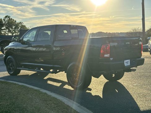 Used 2016 RAM 2500 Big Horn w/ Black Appearance Group image 8