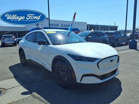 Certified 2024 Ford Mustang Mach-E Select w/ Comfort Package Lite AWD/4WD image 3