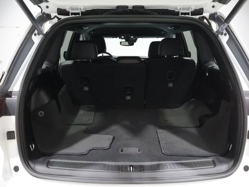 Used 2024 Jeep Grand Cherokee Altitude image 4