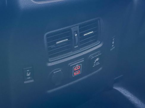 Used 2019 Nissan Titan PRO-4X w/ Pro-4x Convenience Package AWD/4WD image 24