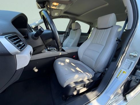 Used 2020 Honda Accord EX-L image 10