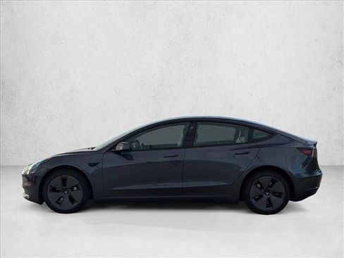 Used 2023 Tesla Model 3 Standard Range image 8