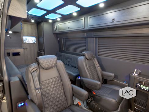 Used 2025 Mercedes-Benz Sprinter 3500 image 4