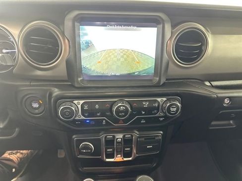 Used 2023 Jeep Wrangler Unlimited w/ Cold Weather Group image 22