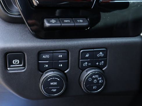 Certified 2025 Chevrolet Silverado 1500 ZR2 w/ Technology Package AWD/4WD image 14