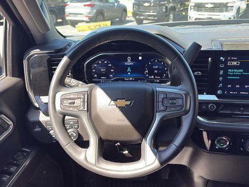Certified 2023 Chevrolet Silverado 1500 LT AWD/4WD image 13