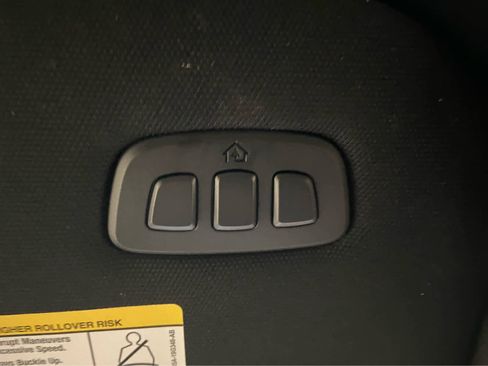 Used 2022 Ford F150 Lariat w/ Equipment Group 502A High image 46