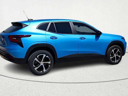Used 2025 Chevrolet Trax RS FWD image 8