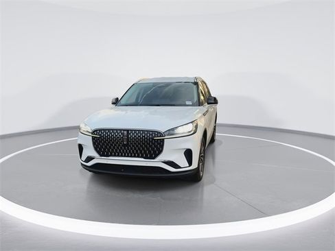 New 2026 Lincoln Aviator AWD image 3