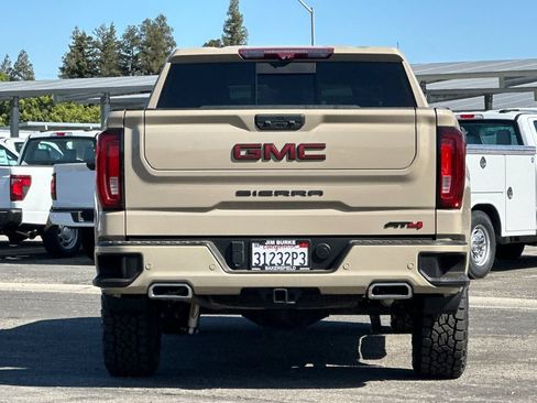 Used 2022 GMC Sierra 1500 AT4 w/ AT4 Premium Package AWD/4WD image 4