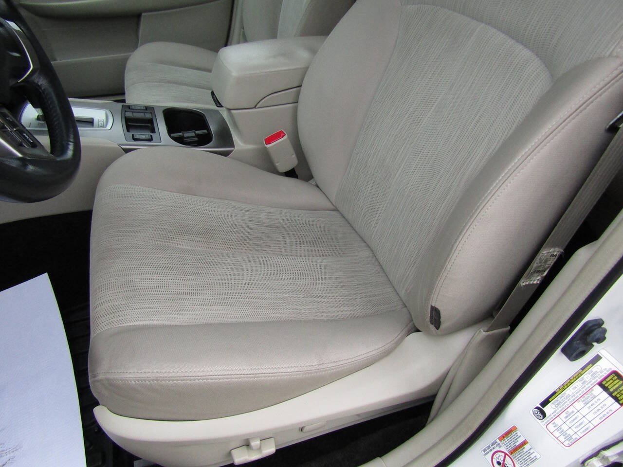 Used 2014 Subaru Outback 2.5i Premium AWD/4WD image 10