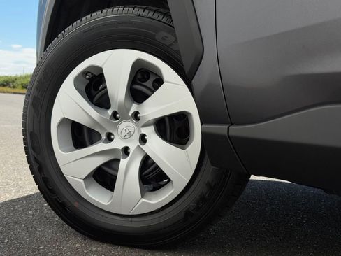 Certified 2023 Toyota RAV4 LE AWD/4WD image 26