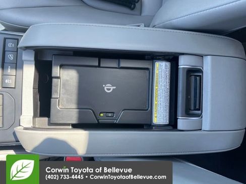 Certified 2021 Toyota Highlander XLE AWD/4WD image 15