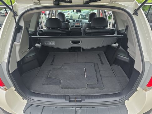 Used 2013 Toyota Highlander SE FWD image 13