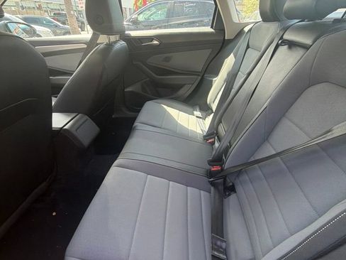 Used 2025 Volkswagen Jetta SE FWD image 8