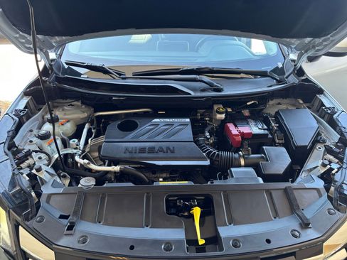 Used 2025 Nissan Rogue SV FWD image 34