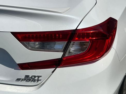 Used 2018 Honda Accord Sport image 18