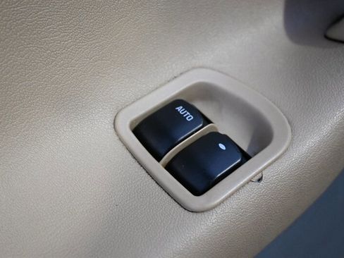 Used 2006 Pontiac Solstice Convertible w/ Premium Package image 24