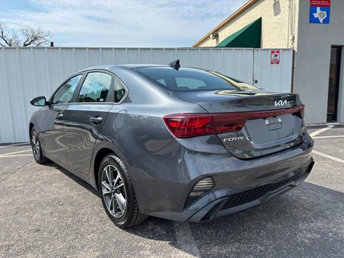 Used 2024 Kia Forte LXS FWD image 3