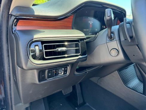 Certified 2024 Lincoln Aviator Reserve w/ Equipment Group 201A AWD/4WD image 14