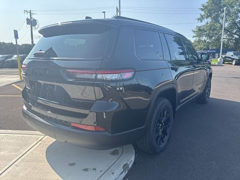 New 2025 Jeep Grand Cherokee L Laredo image 7