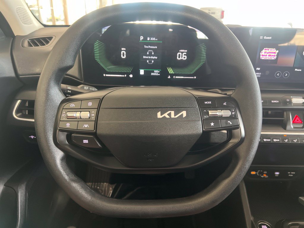Used 2025 Kia K4 FWD image 32