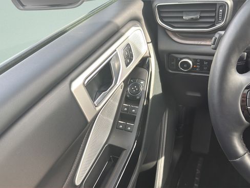 Certified 2023 Ford Explorer Platinum w/ Technology Package AWD/4WD image 23