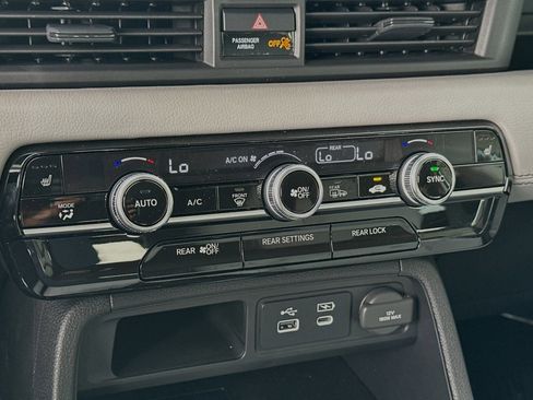 New 2025 Honda Pilot EX-L image 17